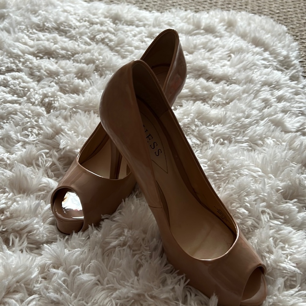 Guess shoe 👠
